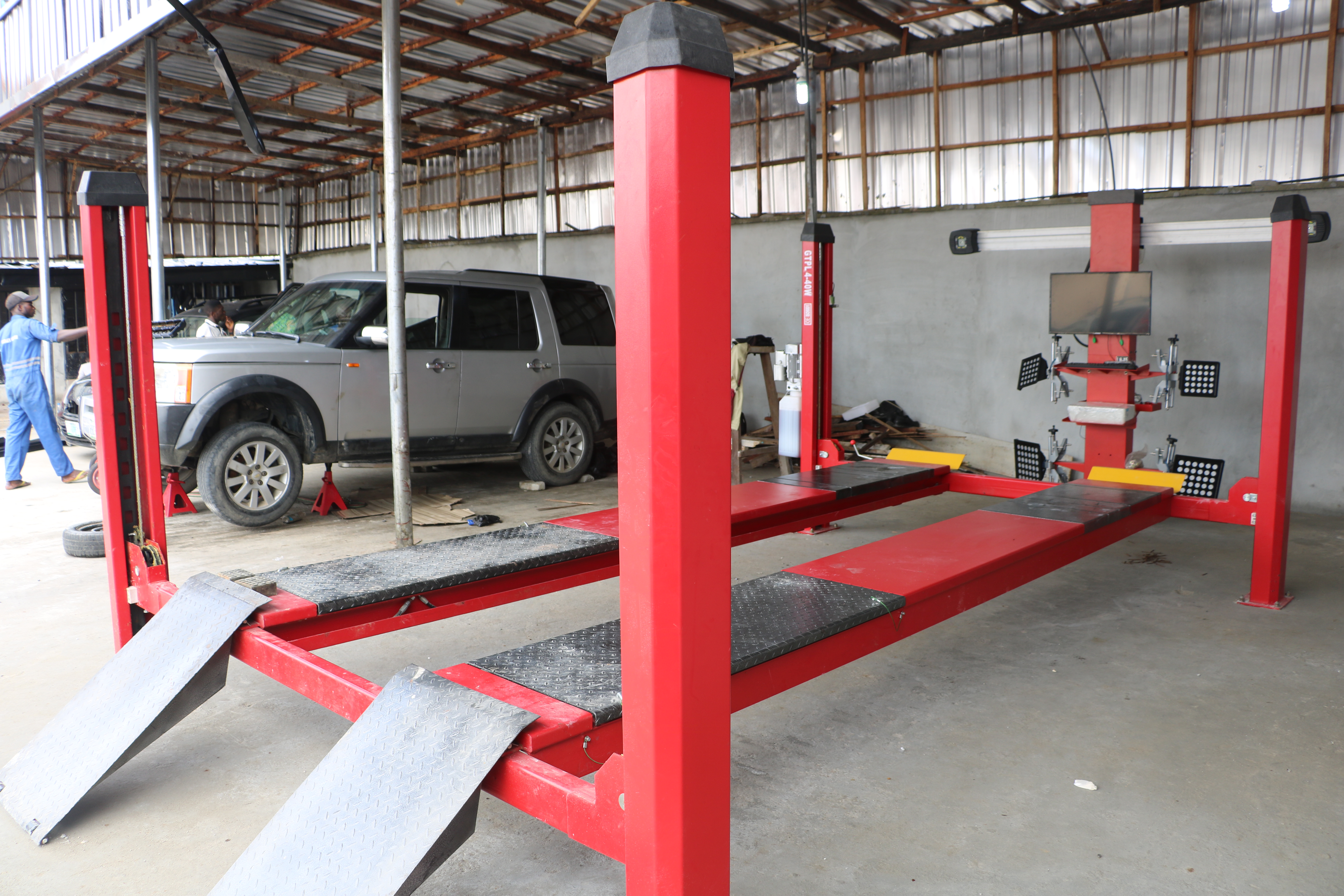 Wheel alignment service